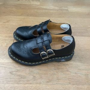 Black Dr Martens 8065 Smooth Leather Mary Jane Shoes - size 7
